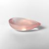 Dieser Edelstein ist ein rosa milchig Rosen Quarz, in cabochon tropfen form.