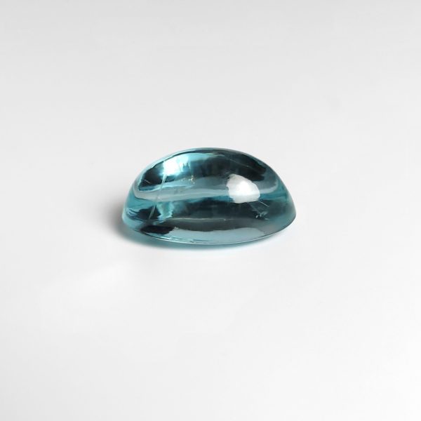 Dieser Edelstein ist ein blauer Aquamarin, ovaler cabochon.