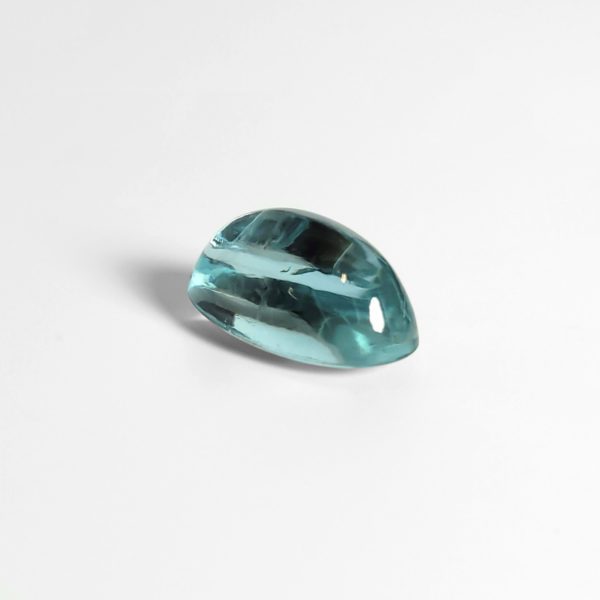 Dieser Edelstein ist ein blauer Aquamarin, ovaler cabochon.