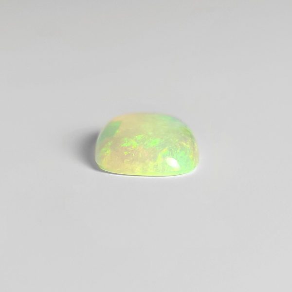 Dieser Edelstein ist ein opal cabochon